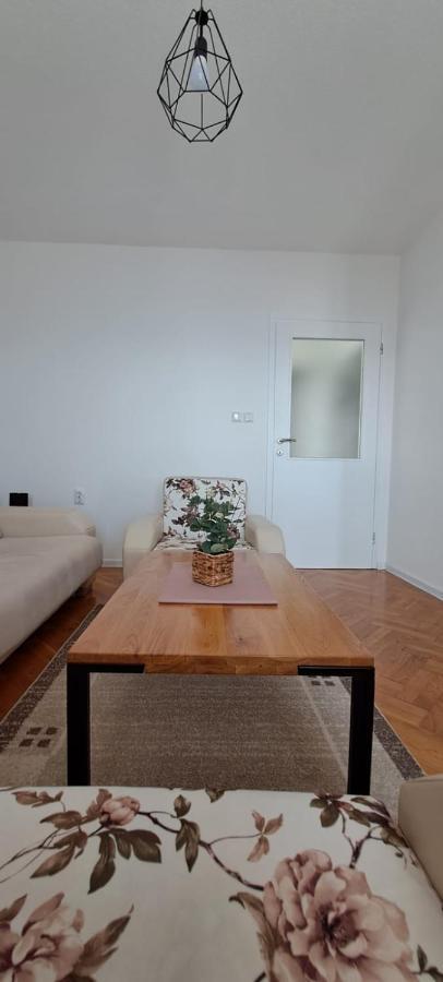 Apartment Anchor Celina Luaran gambar